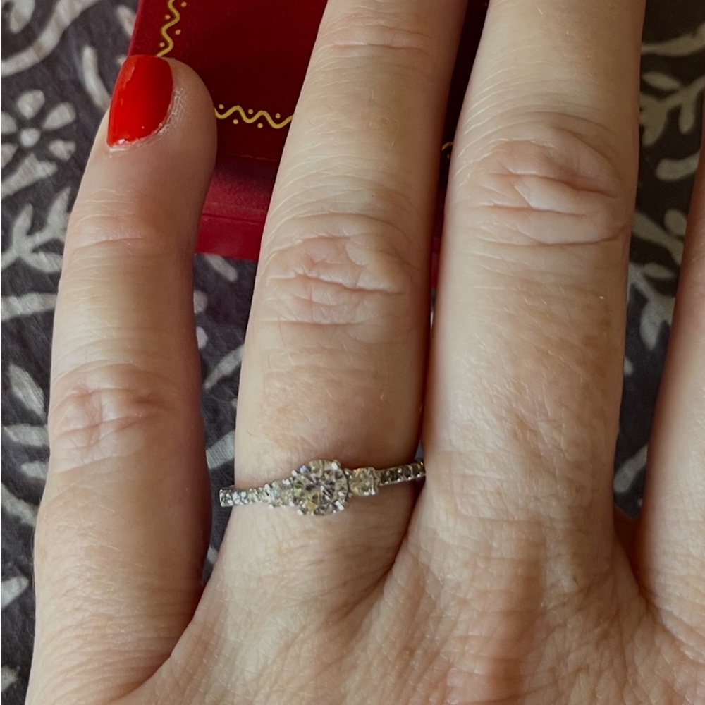 Minimalist 3-Stone CZ 925 Silver Ring Size 7 NEVERWORN